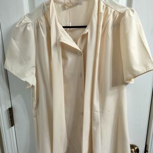 Chic Cream Button-Up Blouse